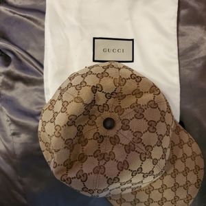 100 percent authentic Gucci Canvas Hat in GREAT Condition w/Dust bag
